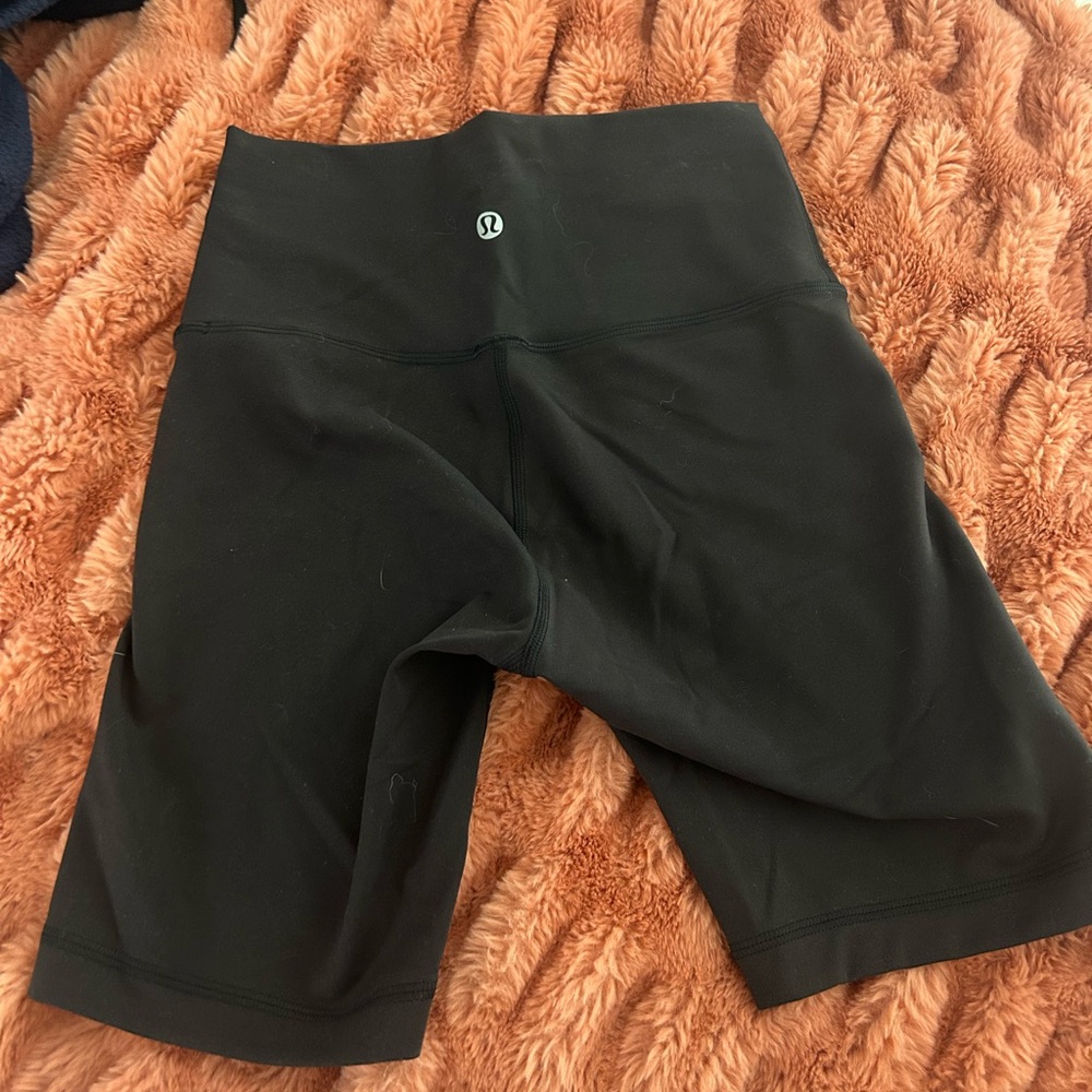 lululemon athletica Women's Black Shorts 6inch / brand new. Never worn